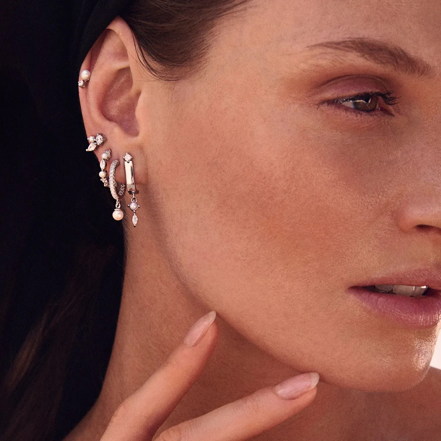 Adria Creolo Piccolo Gold Plated Hoops w. White Zirconias & Pearls