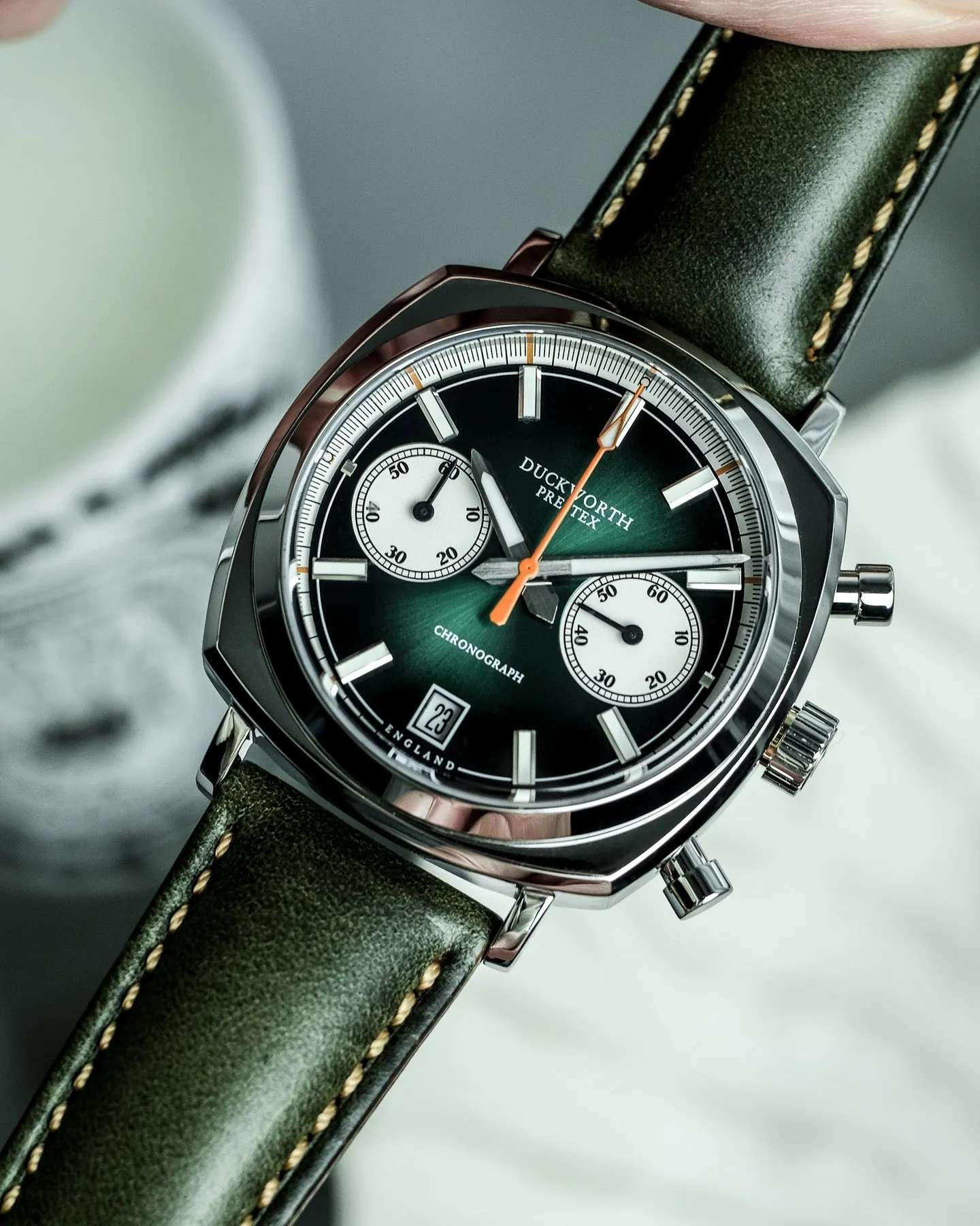 DP Watch Chronograph 42 Green Sunburst Olive Green Leather