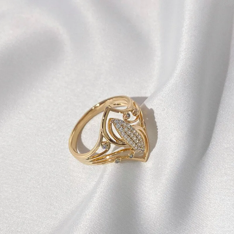 Elegant Geometric Curve Texture Rings