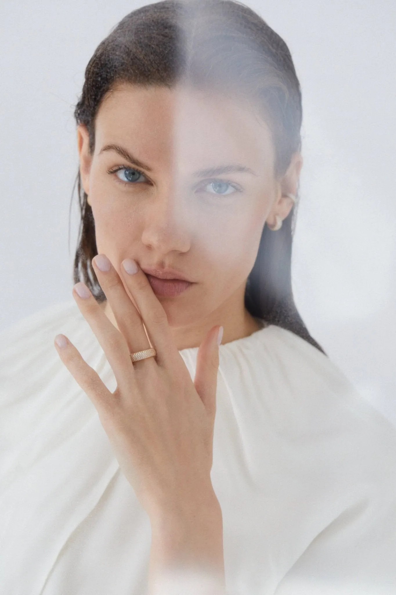 Grand pave ring