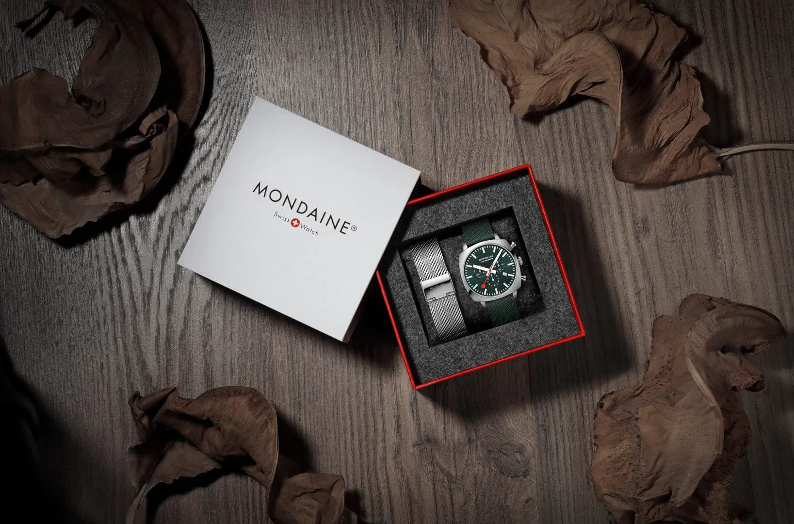 MONDAINE CUSHION FOREST GREEN, 41 MM- MSL.41460.LF.SET
