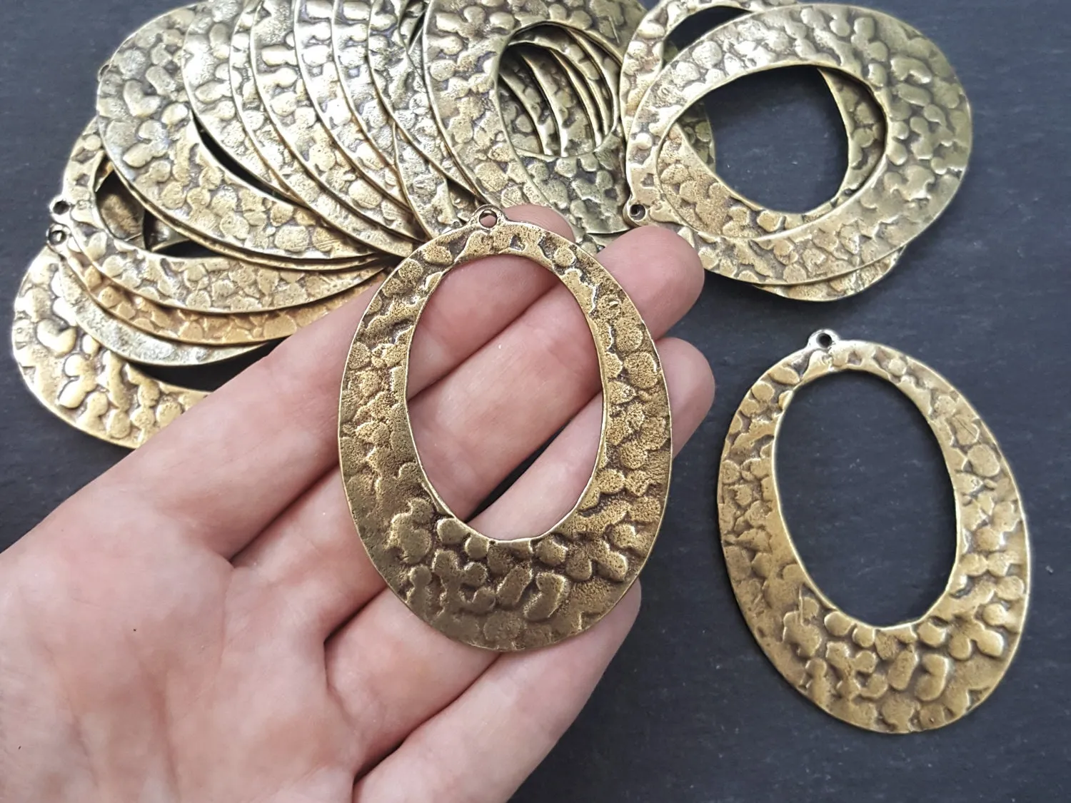 Oval Hammered Pendant, Artisan Oval Loop Pendant, Large Bronze Link, Blotted Dotted Detail, Antique Bronze Plated 1pc