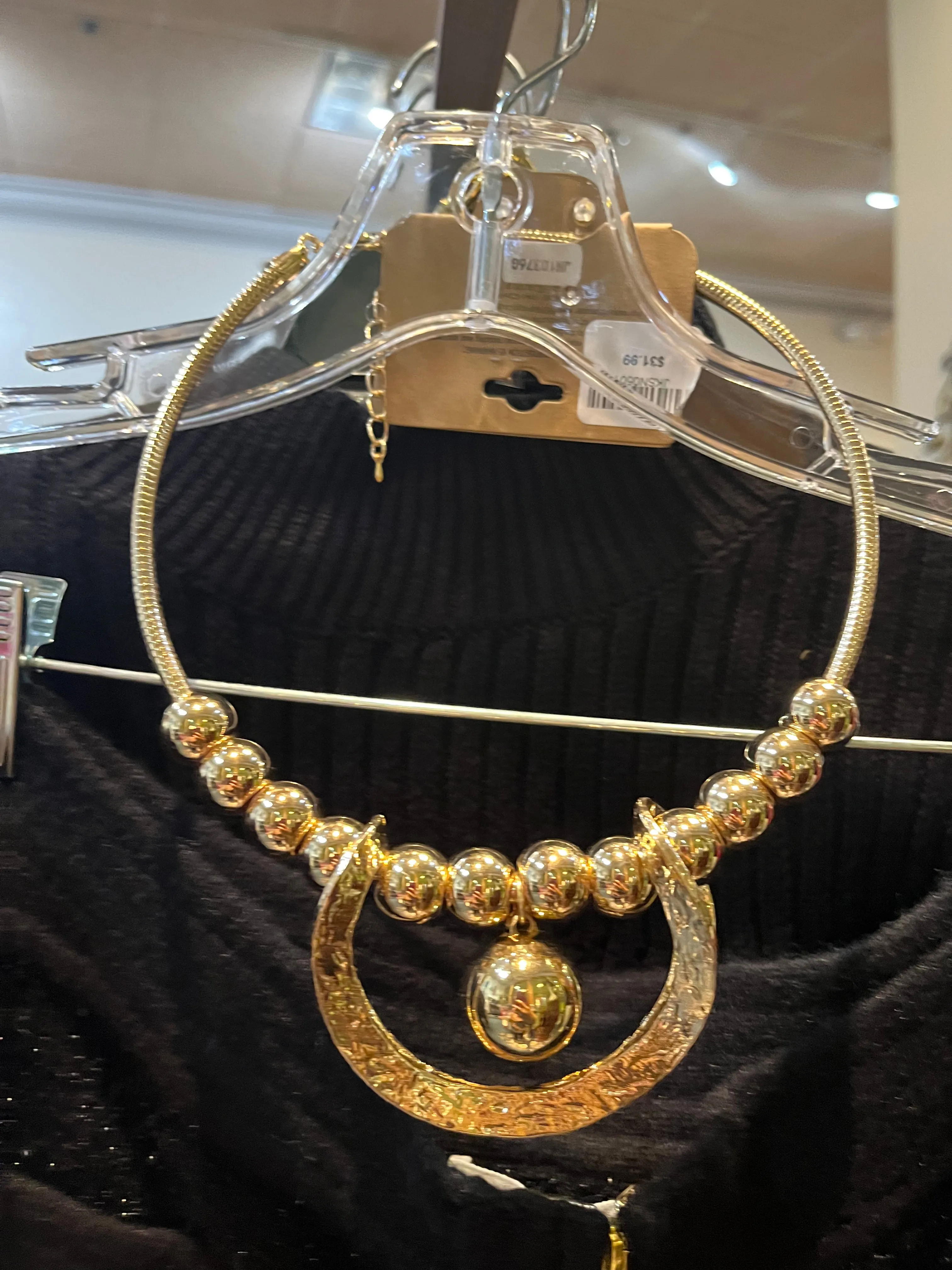 Shiny Gold Necklace Set
