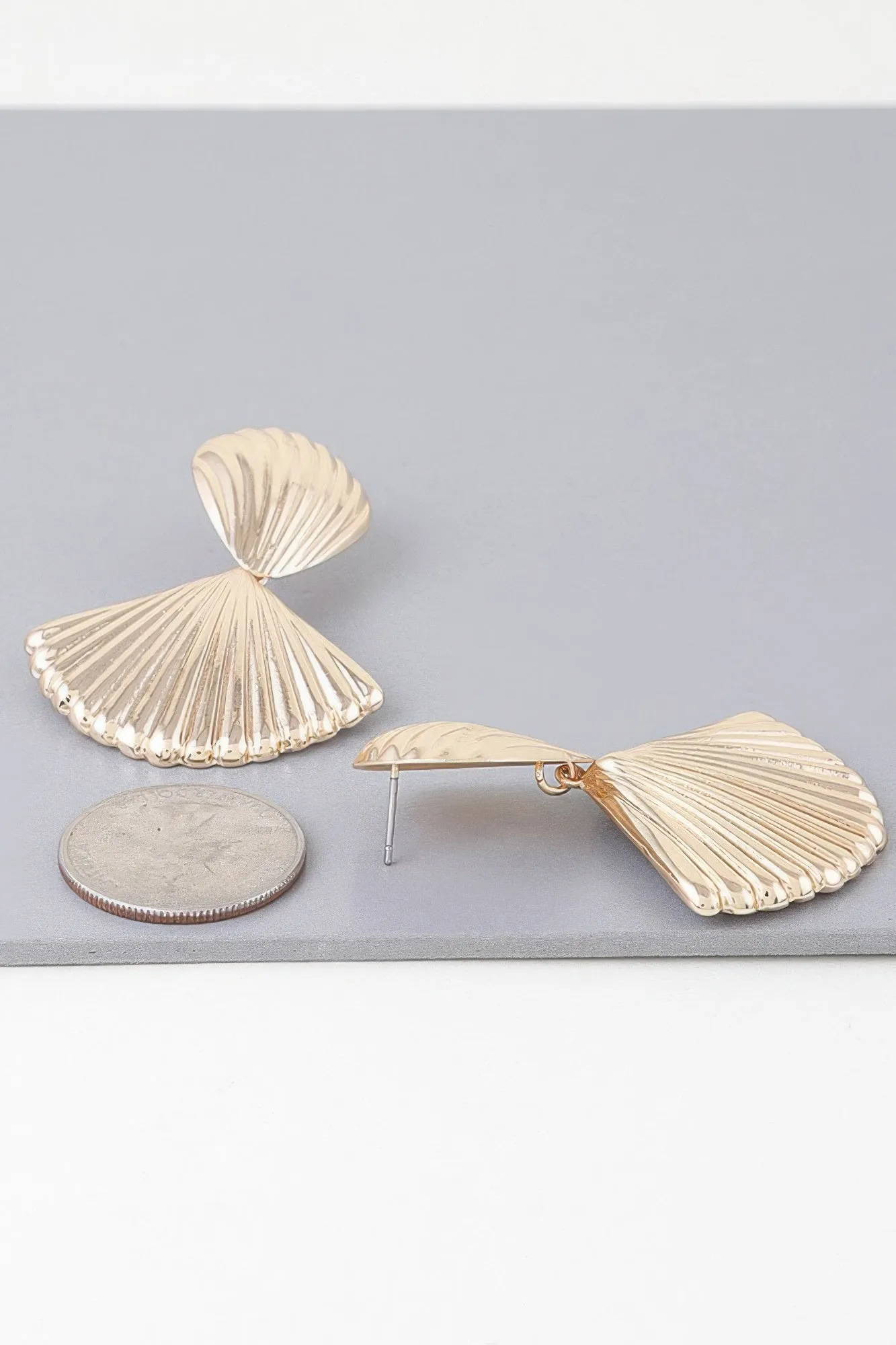 Shiny Ribbed Clam Shell Earrings